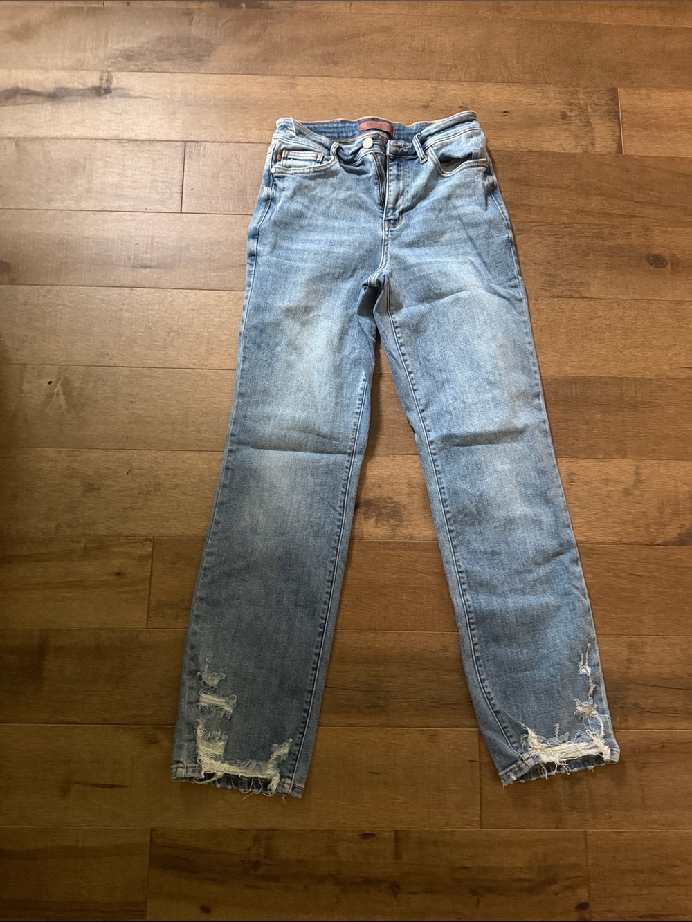 💘Judy Blue Light Blue Distressed Straight Leg Jeans